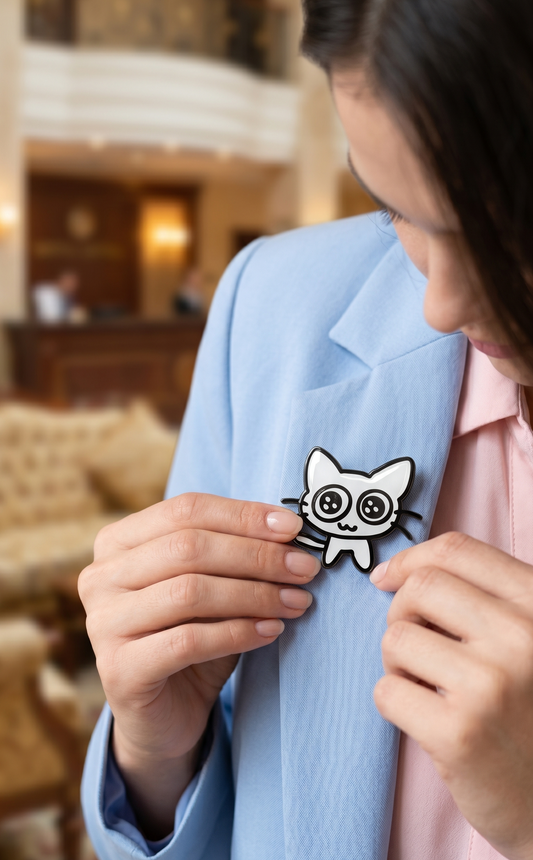 Big Eyes Cat Pin